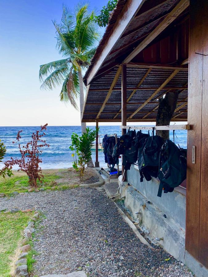 Pristine Paradise Dive Resort Una Una Pulau Unauna Esterno foto