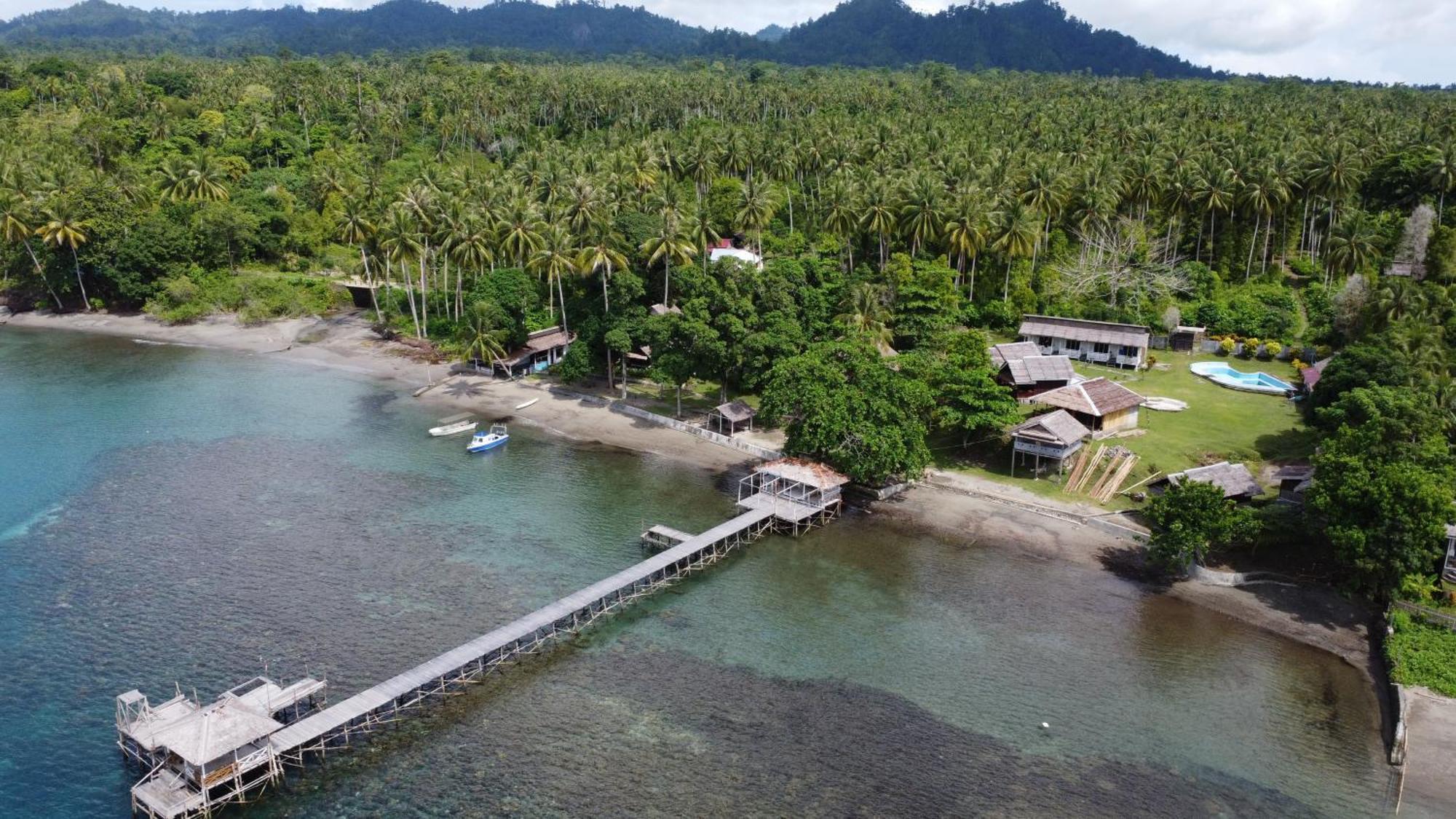 Pristine Paradise Dive Resort Una Una Pulau Unauna Esterno foto
