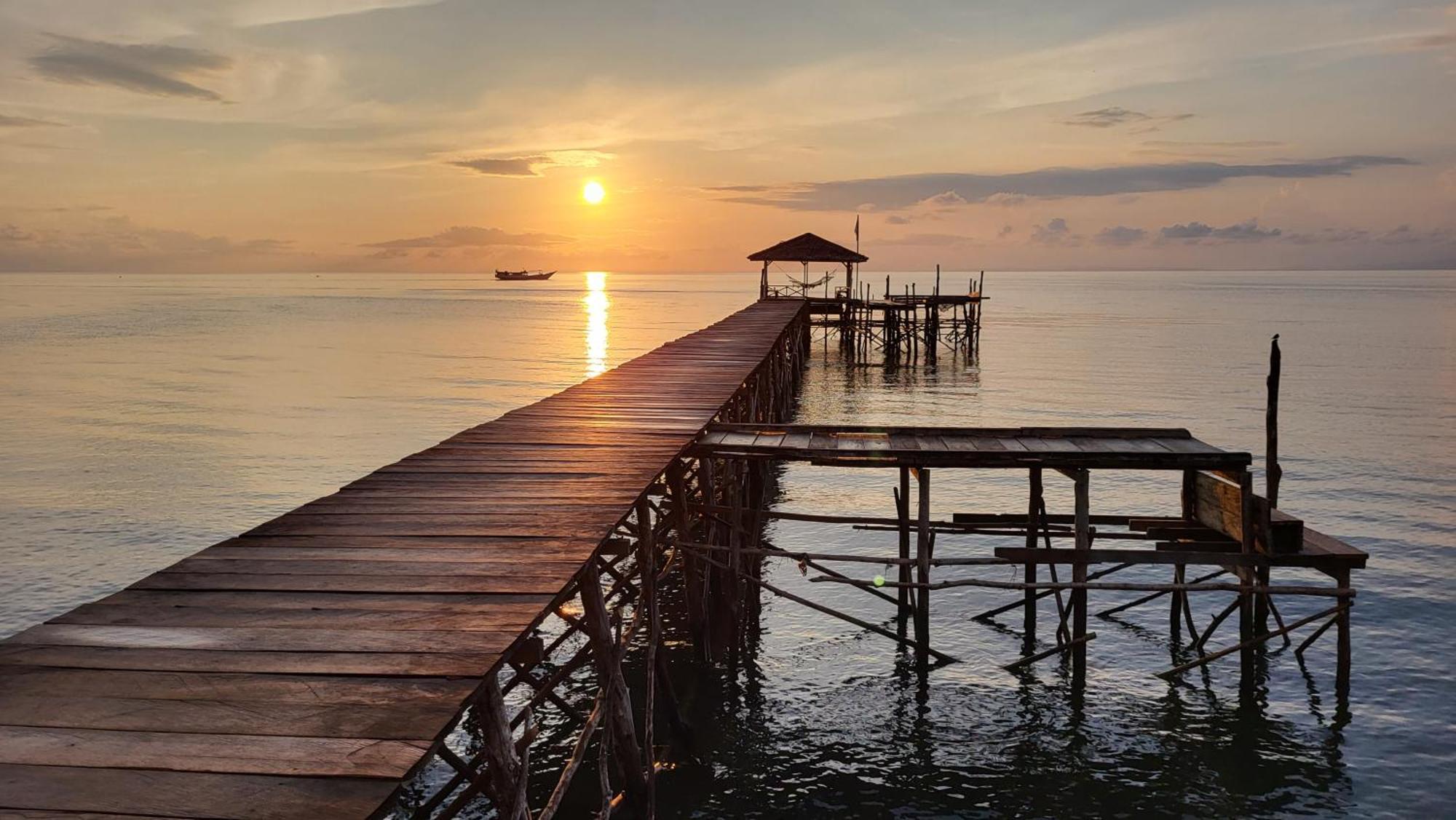 Pristine Paradise Dive Resort Una Una Pulau Unauna Esterno foto