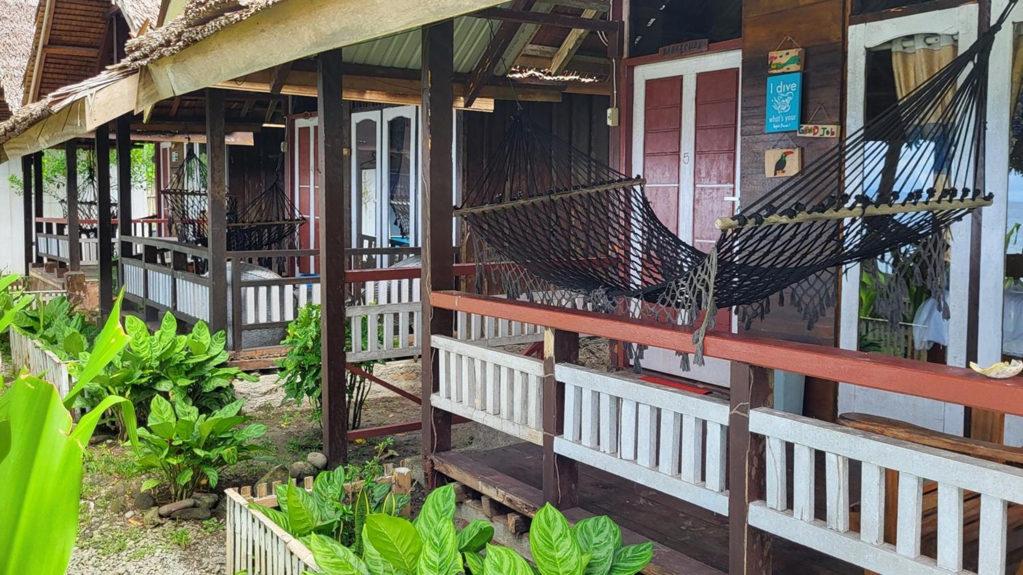 Pristine Paradise Dive Resort Una Una Pulau Unauna Esterno foto